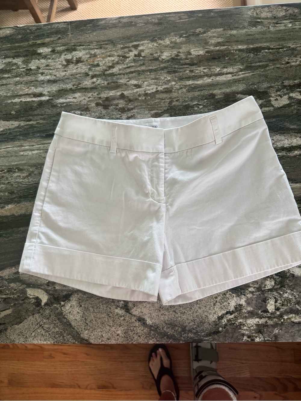 Express Women's White Cuffed Shorts size 4